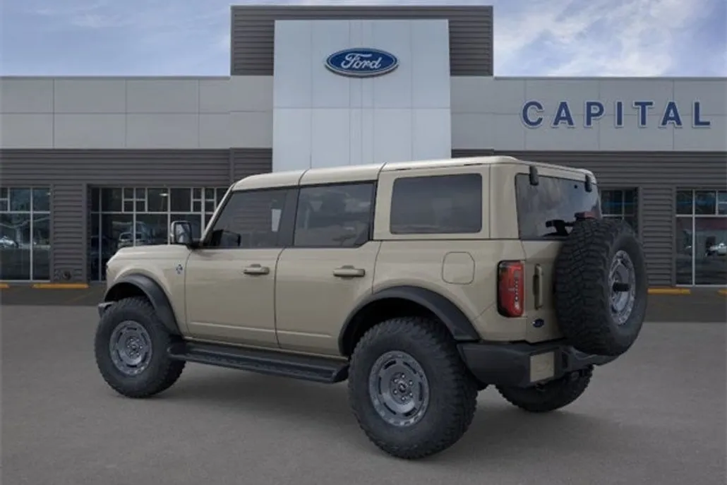 2025 Ford Bronco Outer Banks photo 1