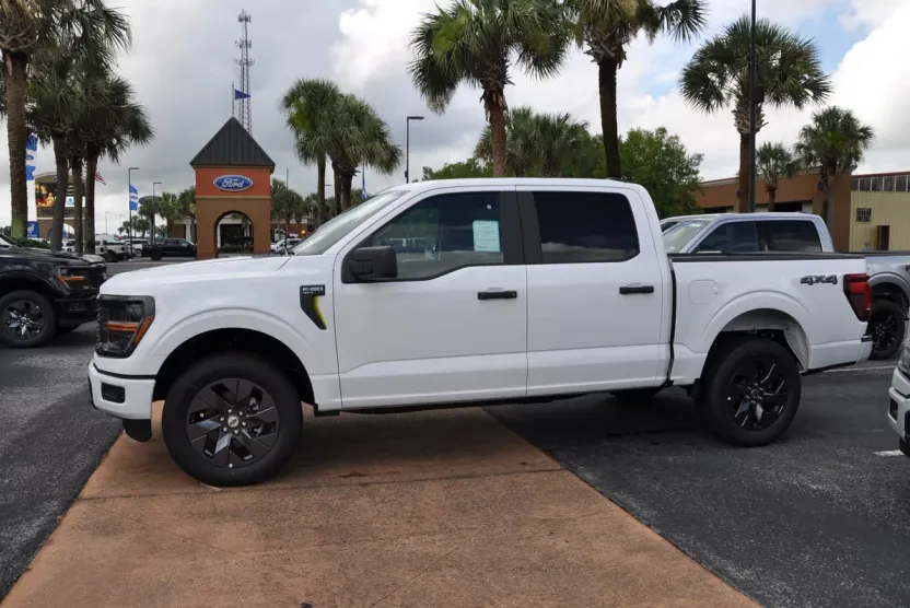 2025 Ford F-150 STX photo 1