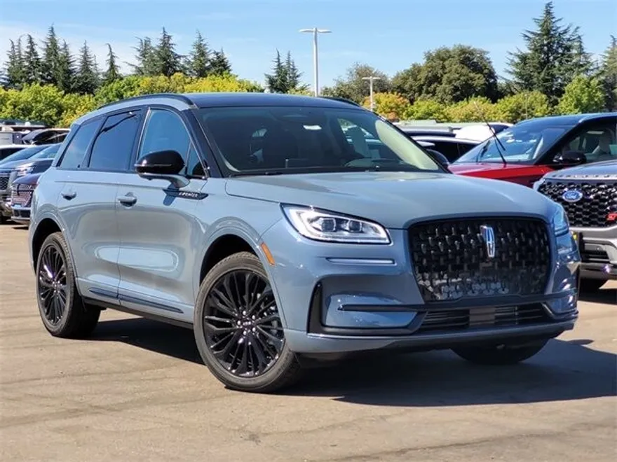 2025 Lincoln Corsair Premiere photo 1