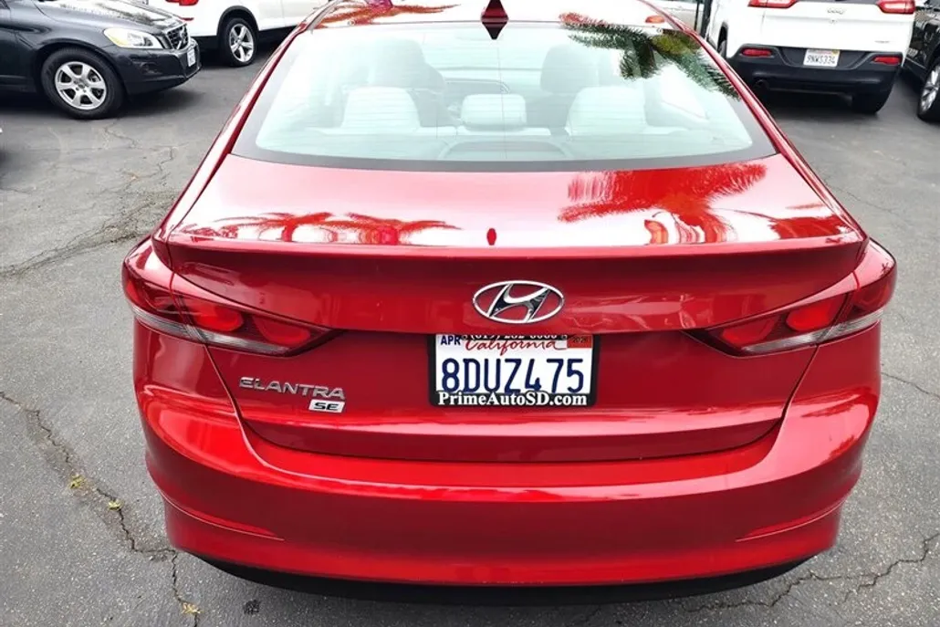 2017 Hyundai Elantra SE photo 1