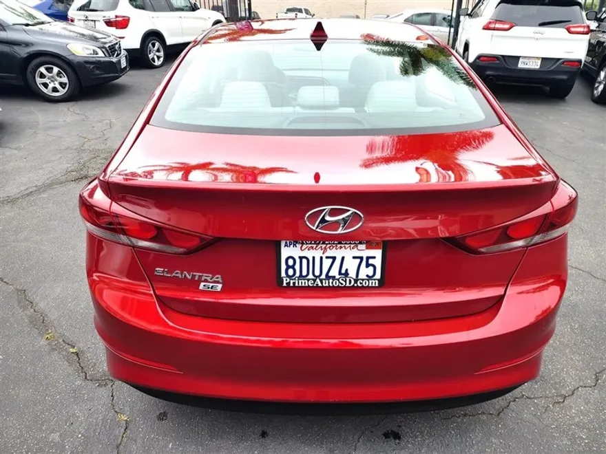 2017 Hyundai Elantra SE photo 1