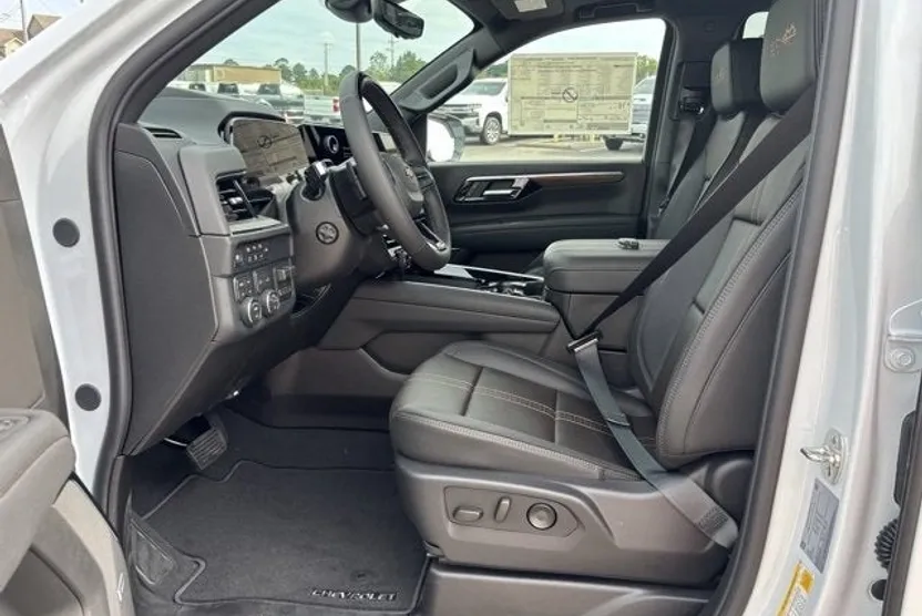 2026 Chevrolet Tahoe High Country photo 1