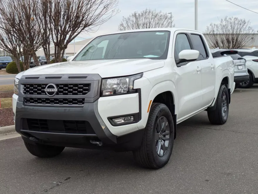 2025 Nissan Frontier SV photo 1