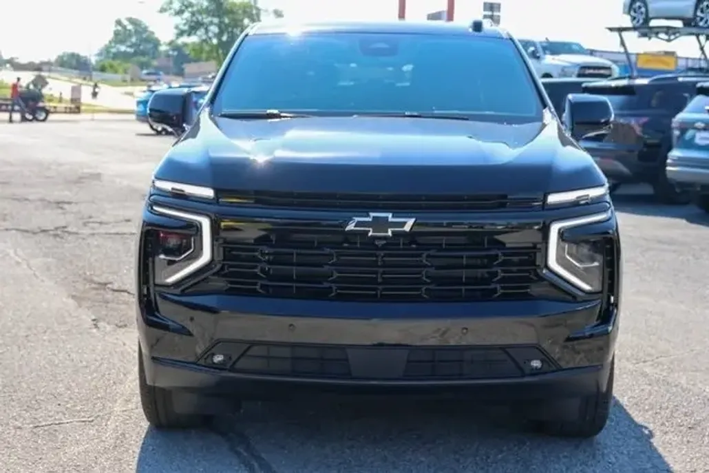 2025 Chevrolet Suburban RST photo 1
