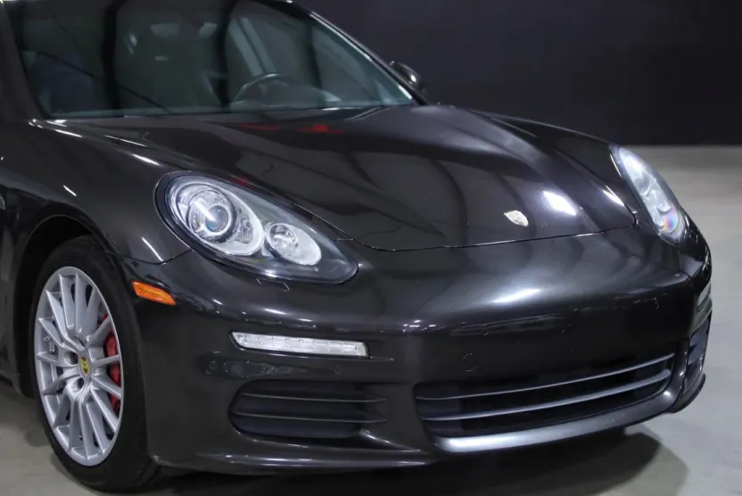 2015 Porsche Panamera Base photo 1