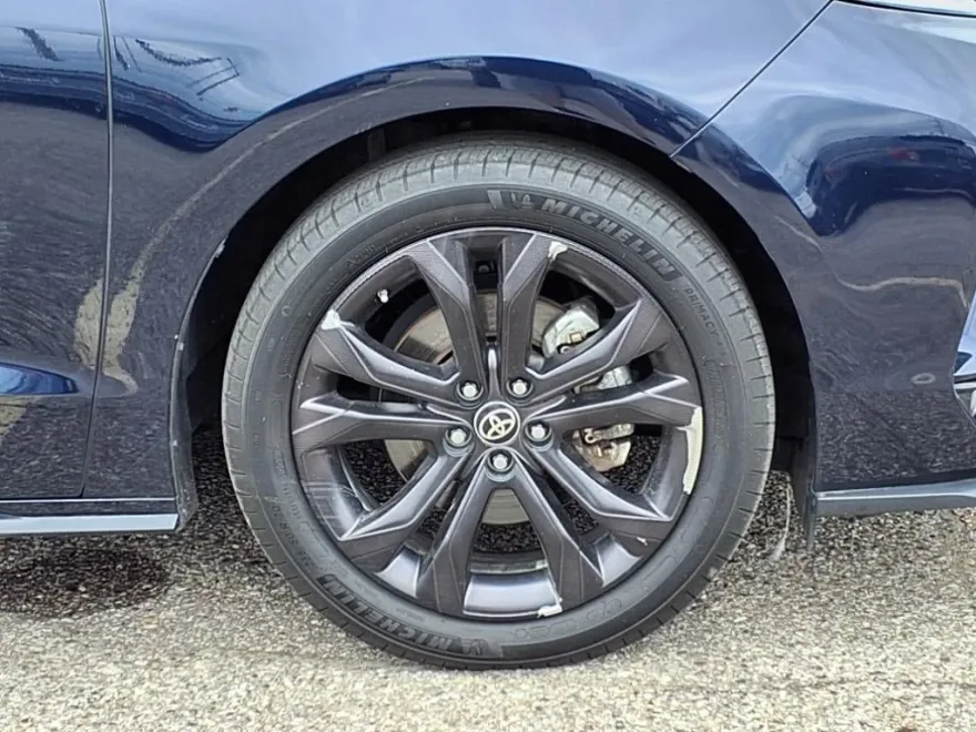 2022 Toyota Sienna XSE photo 1