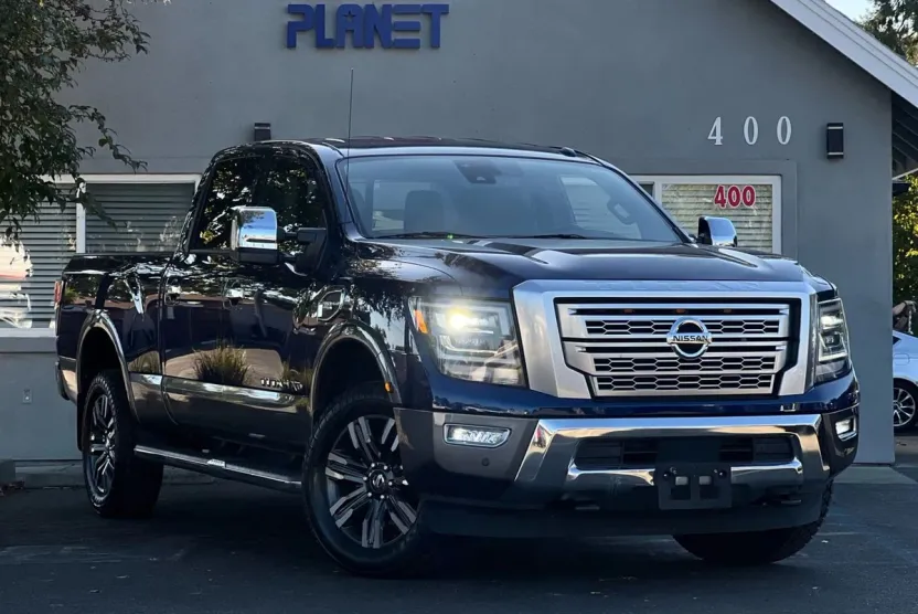 2021 Nissan Titan Crew Cab Platinum Reserve photo 1
