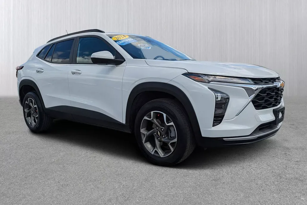 2024 Chevrolet Trax LT photo 1