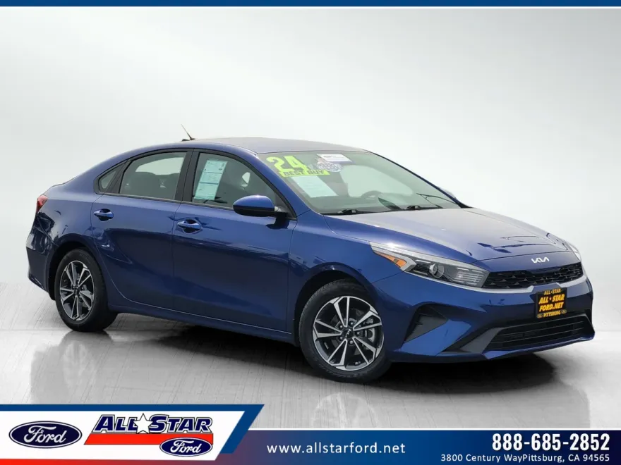 2024 Kia Forte LXS photo 1