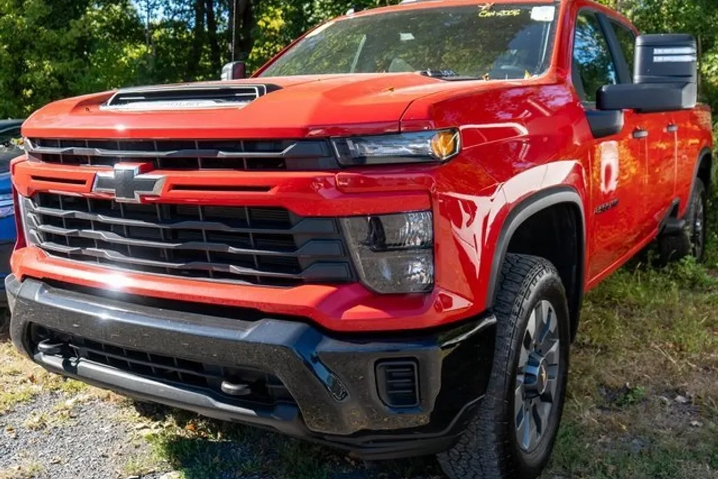 2024 Chevrolet Silverado 2500HD Custom photo 1