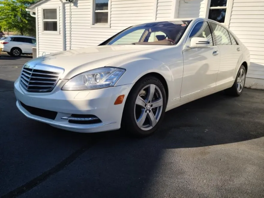 2010 Mercedes Benz S 550 photo 1