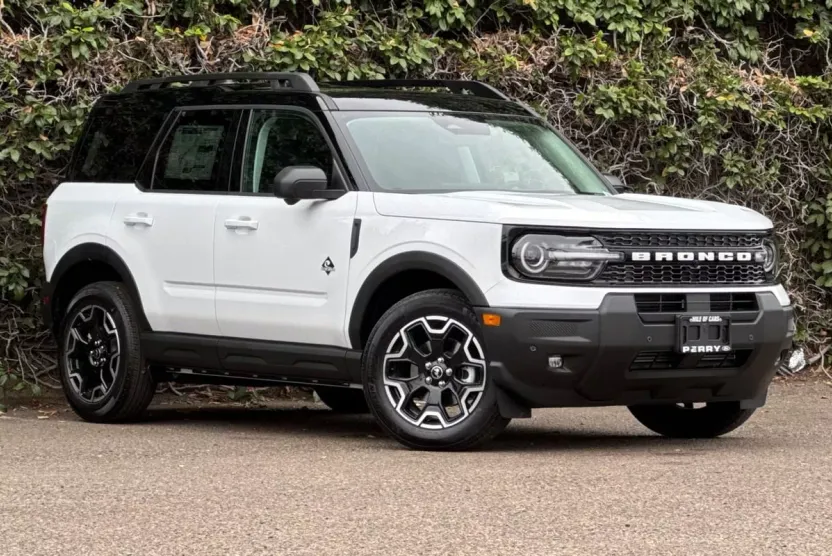 2025 Ford Bronco Sport Outer Banks photo 1