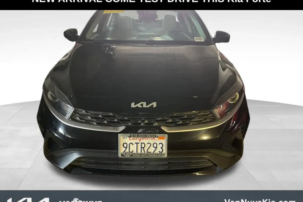 2023 Kia Forte LXS photo 1