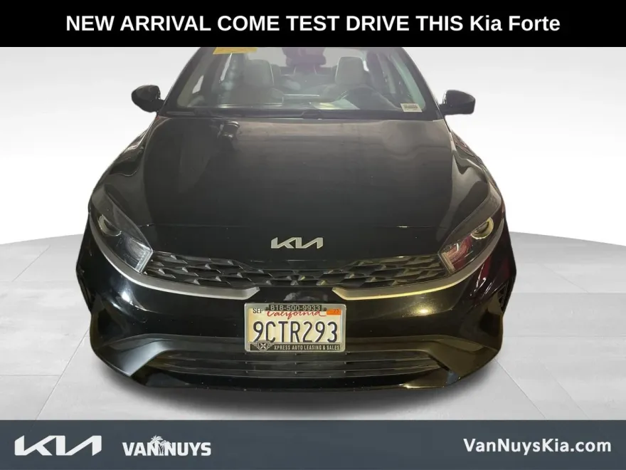 2023 Kia Forte LXS photo 1