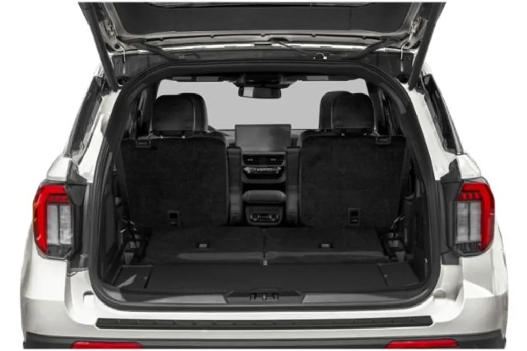 2026 Ford Explorer ST photo 1