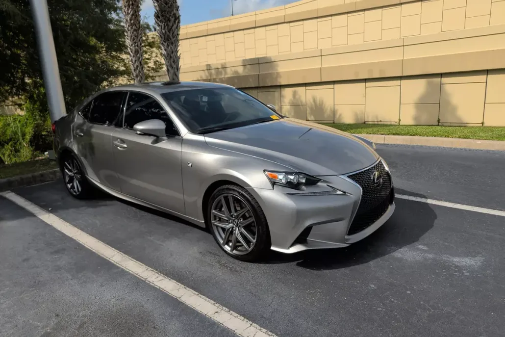 2016 Lexus IS 200t photo 1
