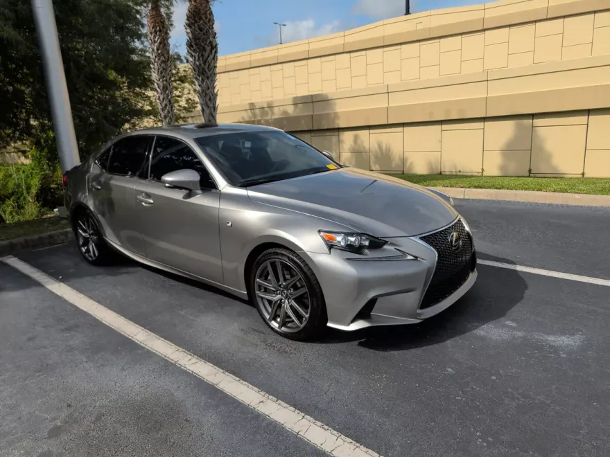 2016 Lexus IS 200t photo 1
