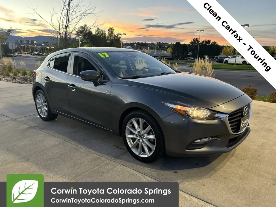 2017 Mazda Mazda3 Touring 2.5 Hatchback photo 1