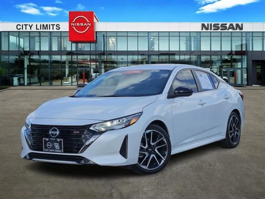 2024 Nissan Sentra SR photo 1