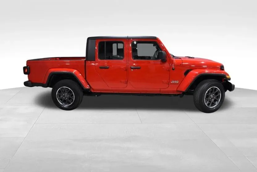 2023 Jeep Gladiator Overland photo 1