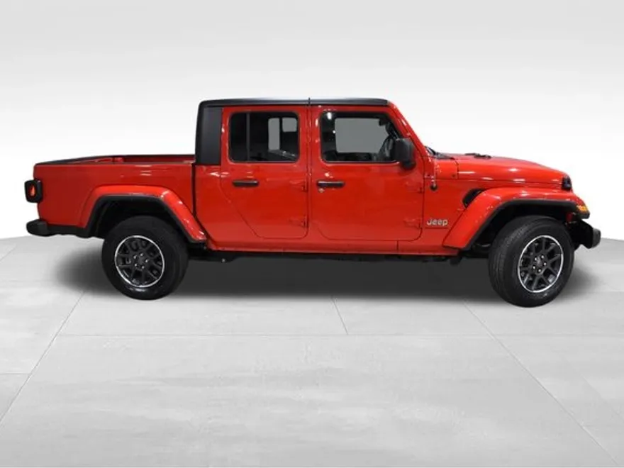2023 Jeep Gladiator Overland photo 1
