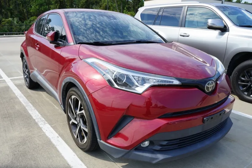 2019 Toyota C-HR Limited photo 1
