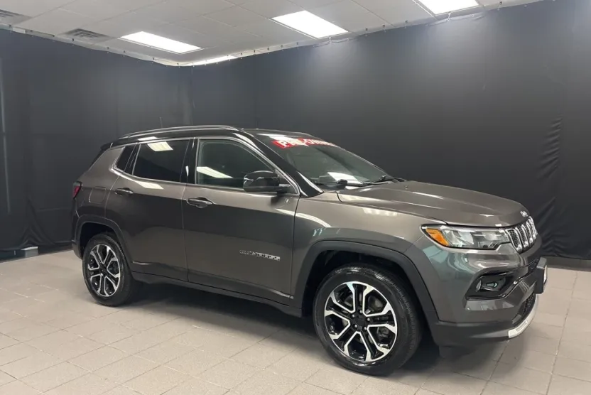 2024 Jeep Compass Limited photo 1