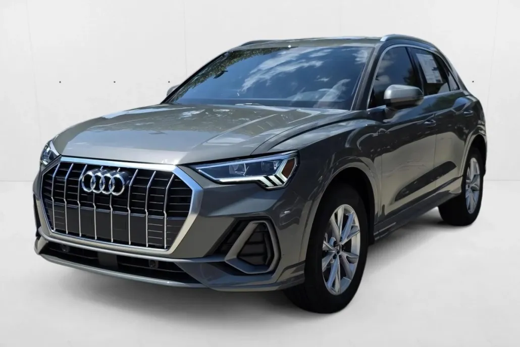 2025 Audi Q3 45 TFSI S line Premium photo 1