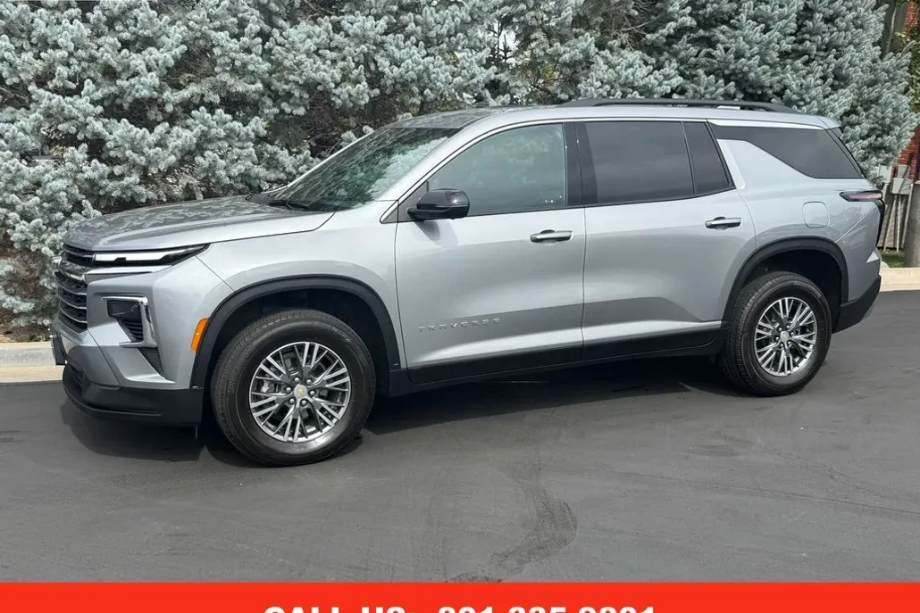 2024 Chevrolet Traverse photo 1