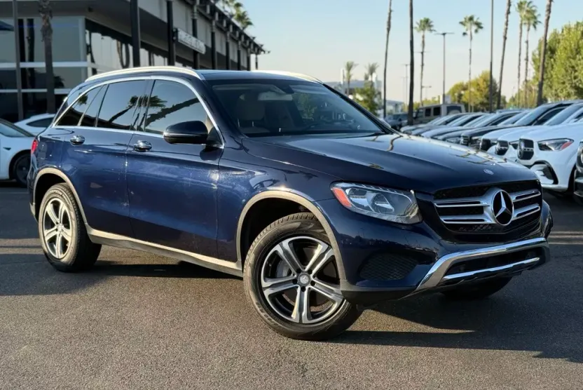 2016 Mercedes Benz GLC 300 4MATIC photo 1