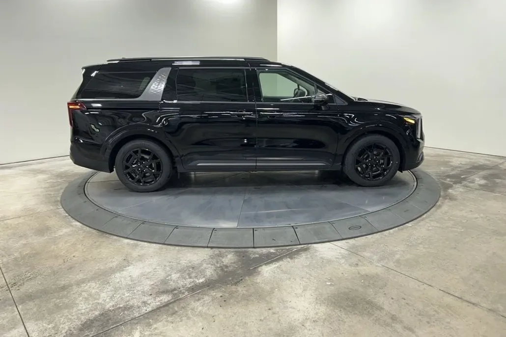 2026 Kia Carnival SX Prestige photo 1