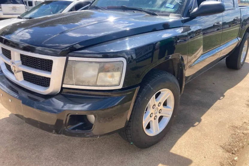 2010 Dodge Dakota Big Horn photo 1