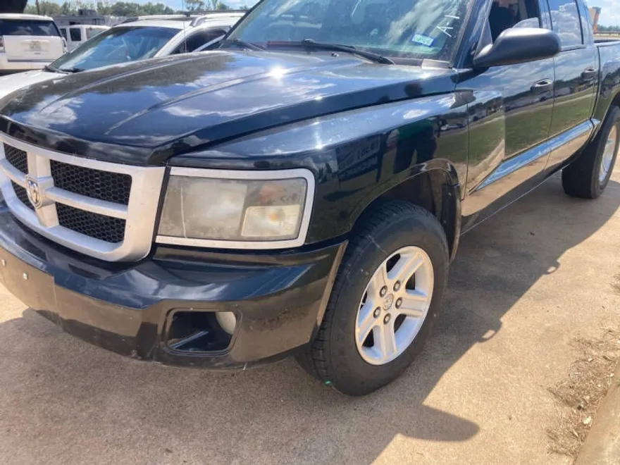 2010 Dodge Dakota Big Horn photo 1