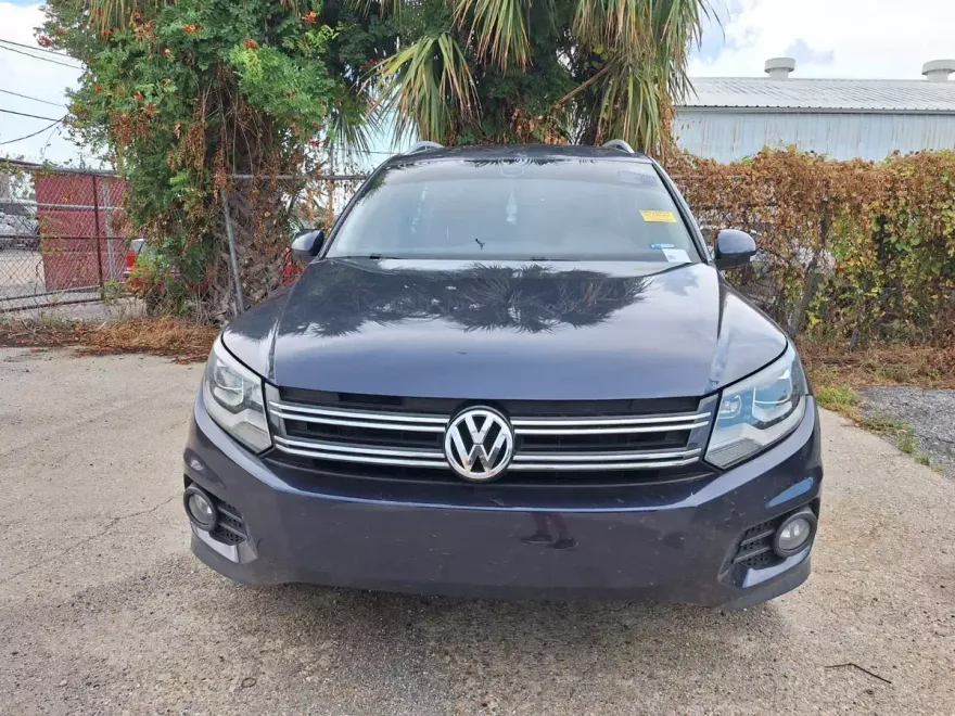 2016 Volkswagen Tiguan SE photo 1
