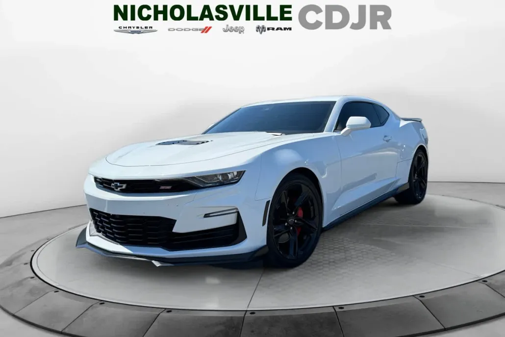 2023 Chevrolet Camaro 2LT photo 1