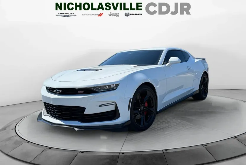 2023 Chevrolet Camaro 2LT photo 1