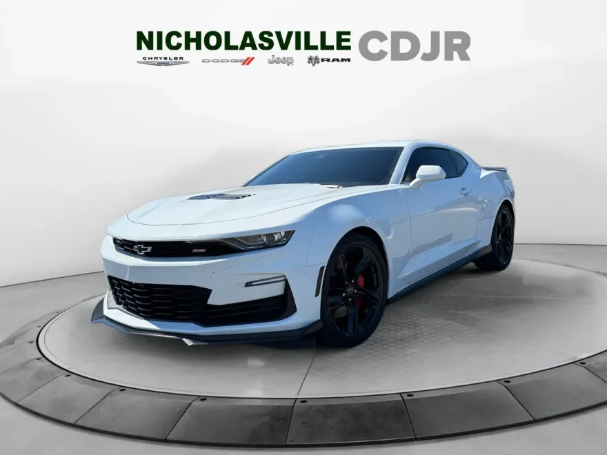 2023 Chevrolet Camaro 2LT photo 1