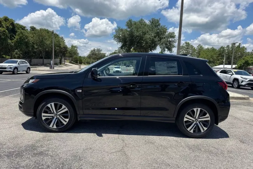2025 Mitsubishi Outlander Sport ES photo 1