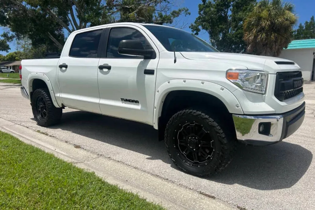 2015 Toyota Tundra SR5 Grade photo 1