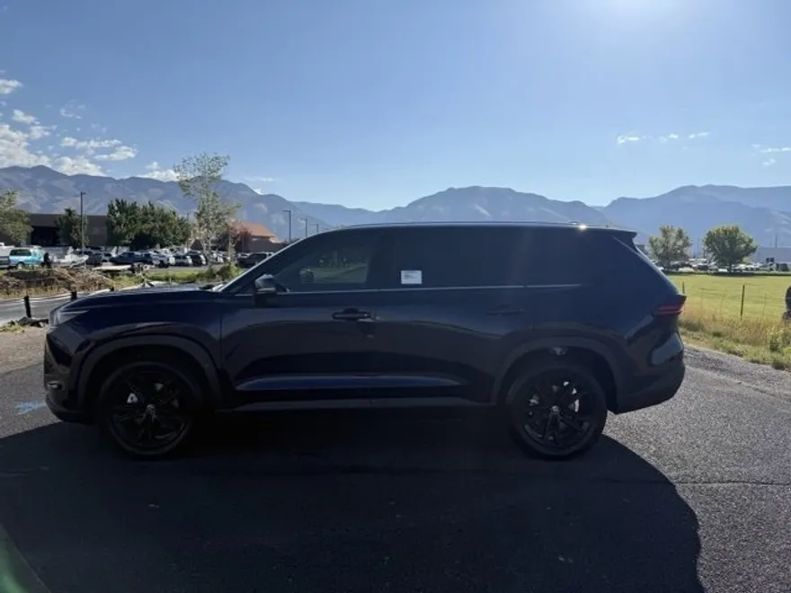 2025 Toyota Grand Highlander Limited AWD photo 1
