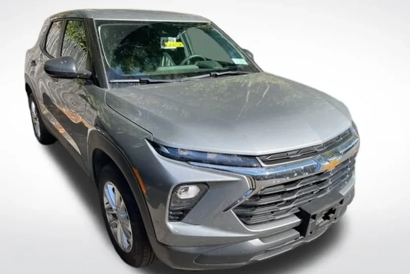 2025 Chevrolet Trailblazer LS photo 1