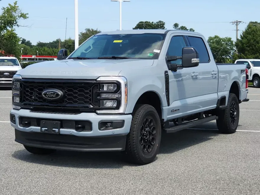 2025 Ford F-250 Lariat photo 1
