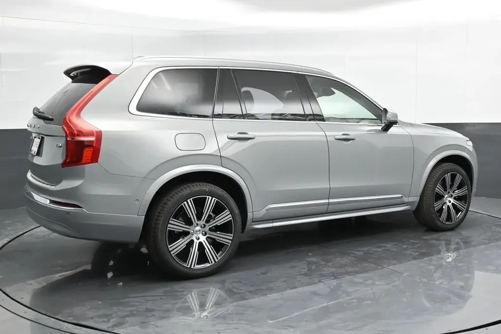 2025 Volvo XC90 T8 photo 1