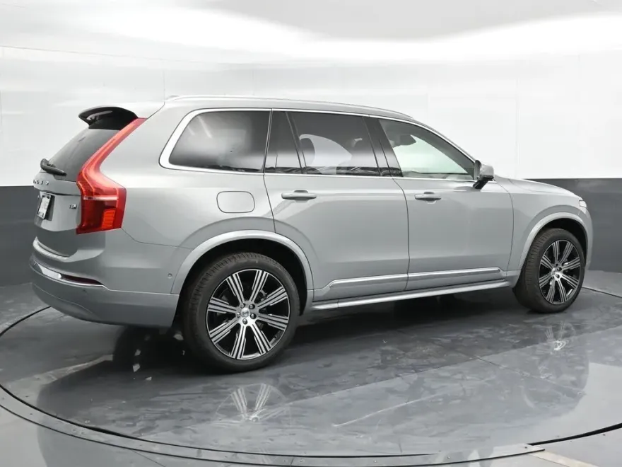 2025 Volvo XC90 T8 photo 1