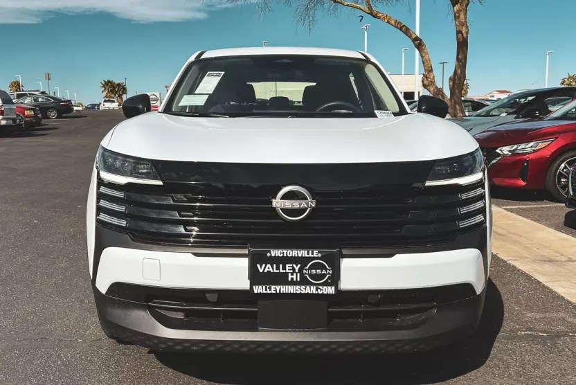 2025 Nissan Kicks S photo 1