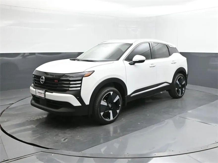 2025 Nissan Kicks SR photo 1