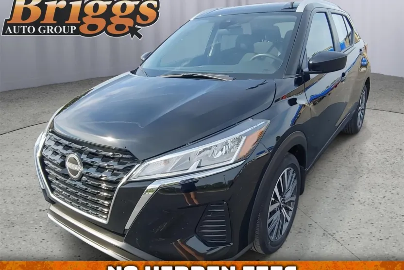 2023 Nissan Kicks SV photo 1