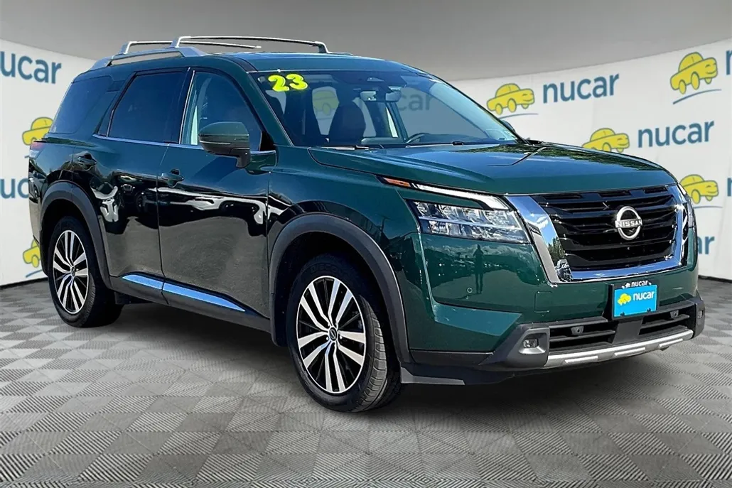 2023 Nissan Pathfinder Platinum photo 1
