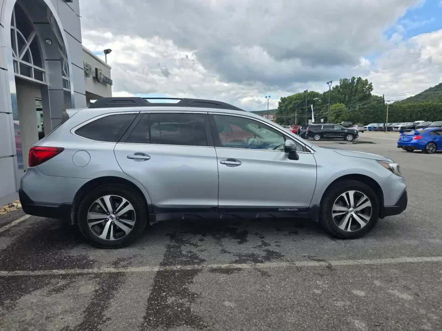 2018 Subaru Outback 2.5i Limited photo 1