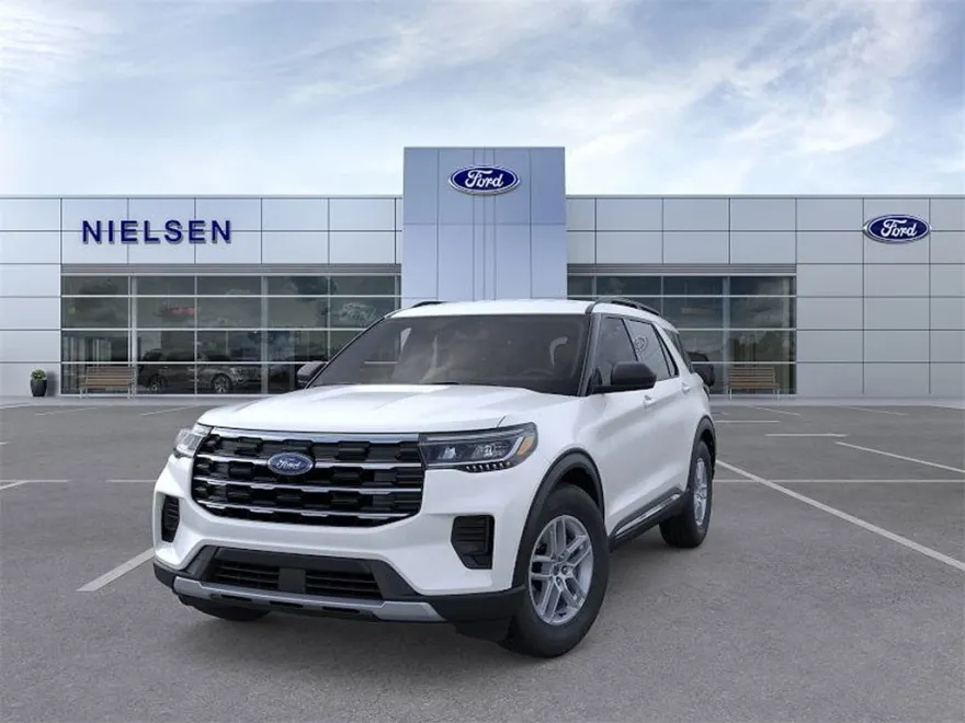 2025 Ford Explorer photo 1